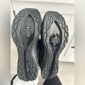 Womens 7.5 TIEM Cycling Shoes